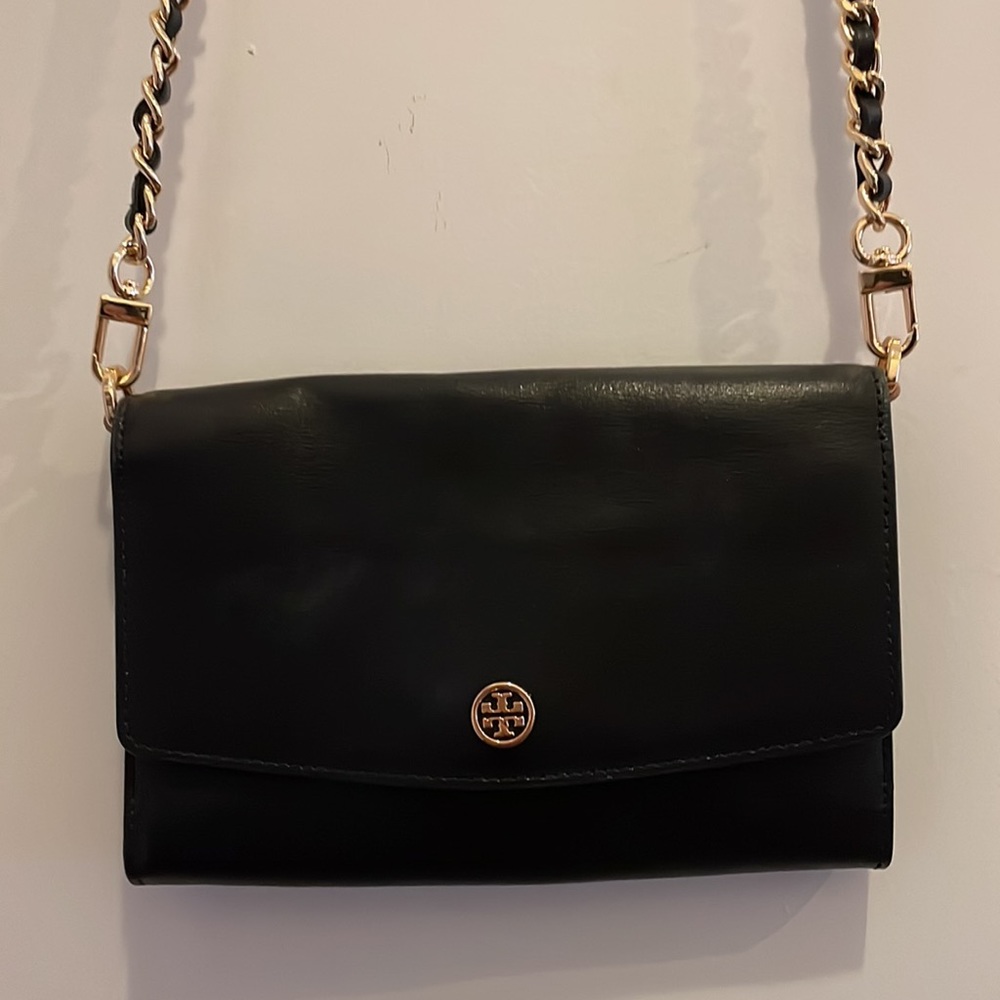 NWT: Tory Burch Parker Chain Wallet in Black